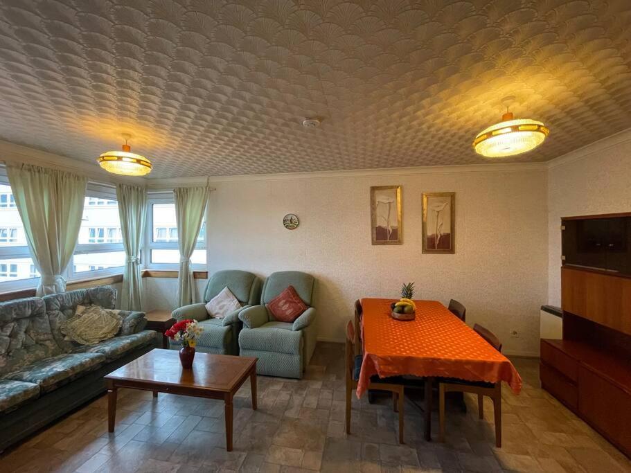 West End Hidden Gem - Modern 2-Bedroom Apartment With Residents Patio Glasgow Eksteriør billede