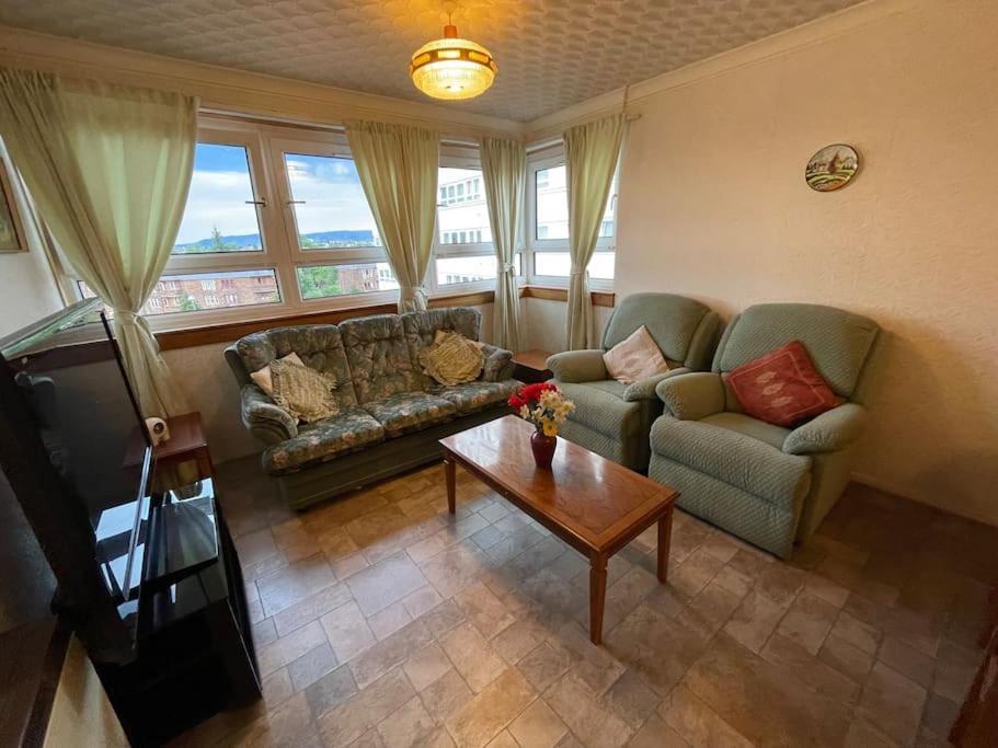 West End Hidden Gem - Modern 2-Bedroom Apartment With Residents Patio Glasgow Eksteriør billede