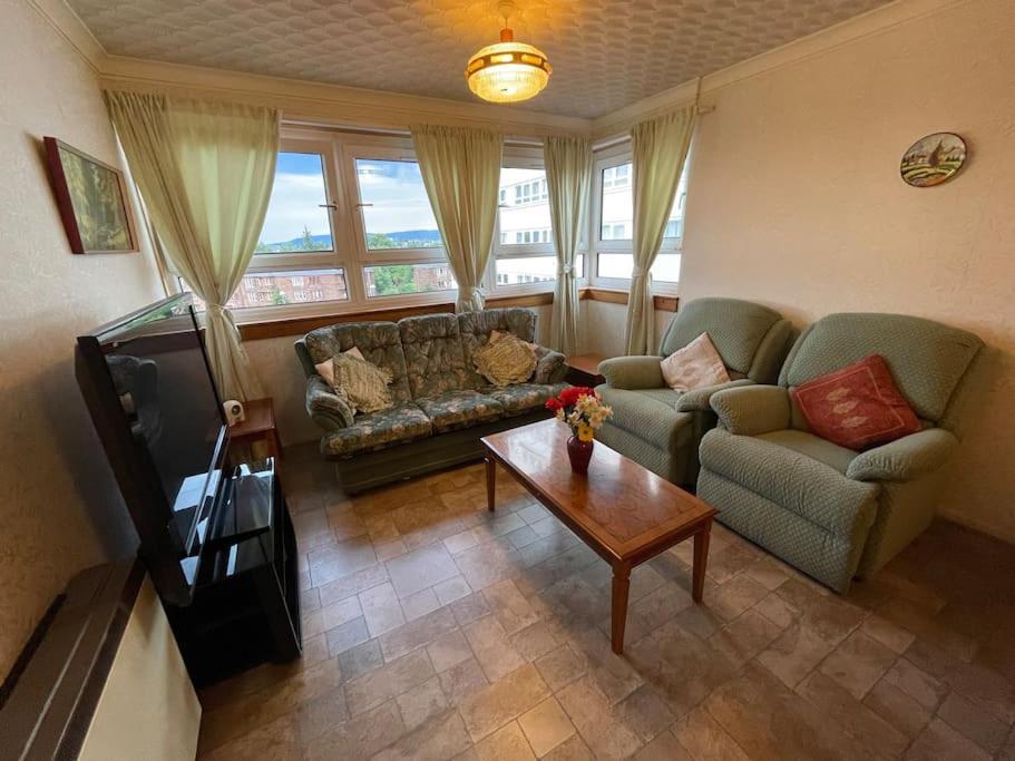 West End Hidden Gem - Modern 2-Bedroom Apartment With Residents Patio Glasgow Eksteriør billede